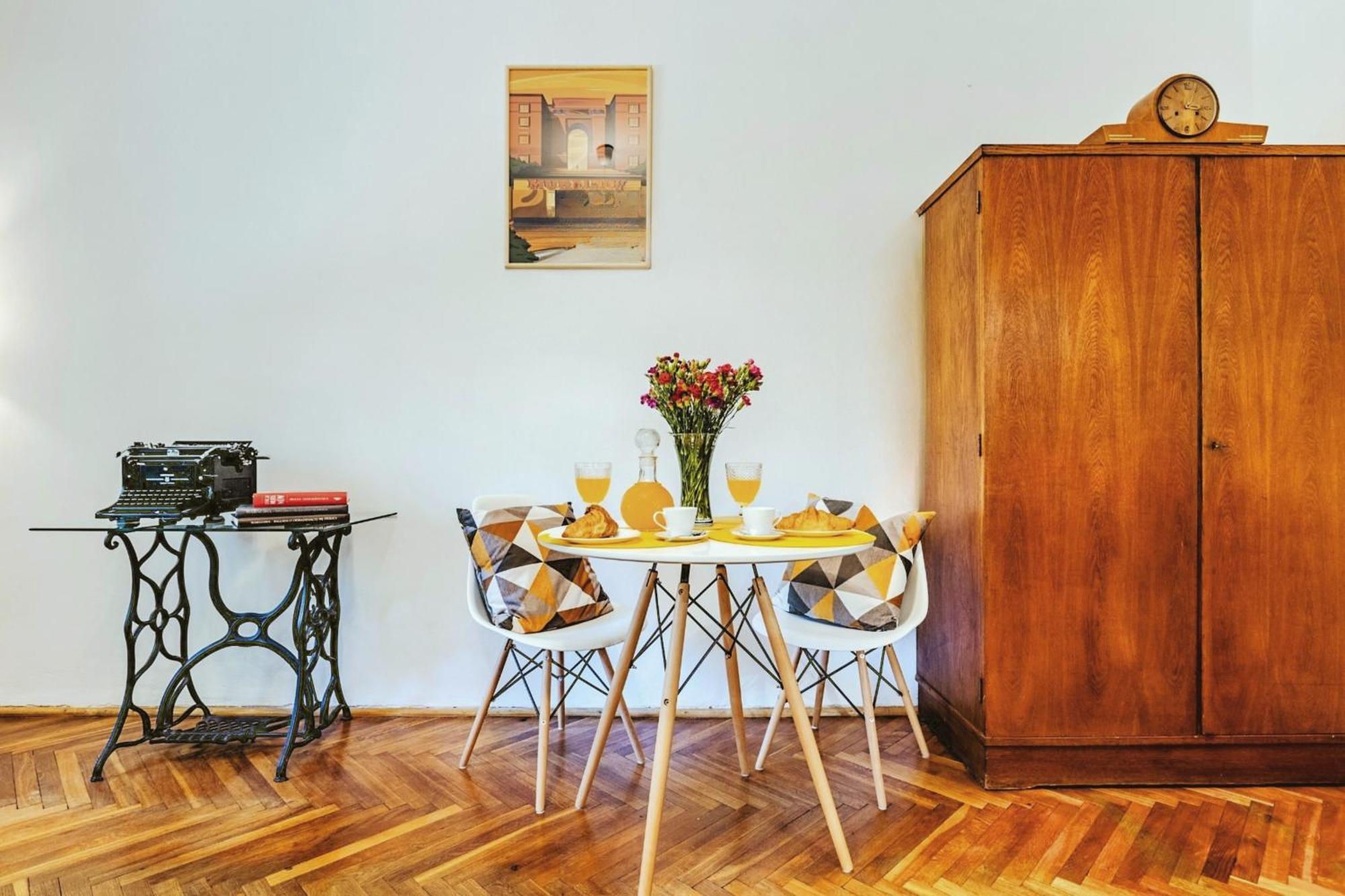 Na Muranowie - Mieszkanie Z Historia I In Muranow - A Flat With Warsaw History エクステリア 写真